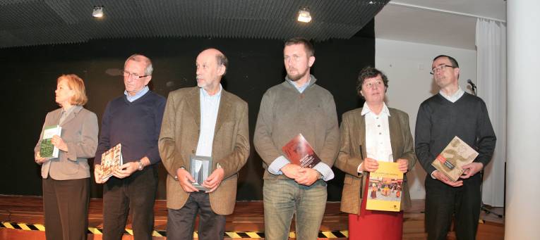 Autori so svojimi publikáciami