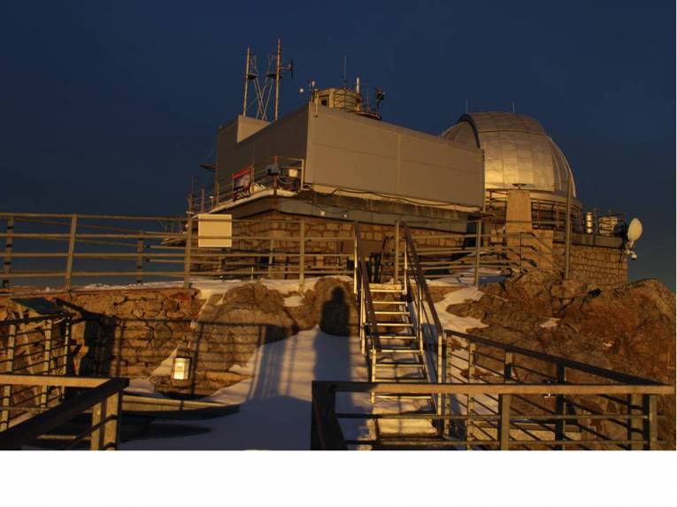 Nový merací kontajner ÚEF SAV na Lomnickom štíte, v ktorom je umiestnené okrem neutrónového monitora aj zariadenie SEVAN
