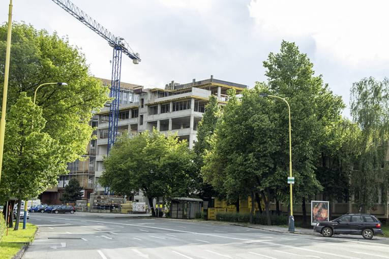 Hrubá stavba výskumného centra Promatech v Košiciach je hotová (máj 2014)
