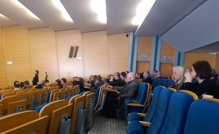 Transformácia bola témou porady riaditeľov ústavov, predsedov vedeckých rád organizácii III. oddelenia vied Slovenskej akadémie vied a vedenia SAV, ktorá sa  konala 12. februára 2015 v Aule na bratislavskej Patrónke.