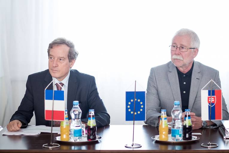 Francúzsky veľvyslanec Didier Lopinot a predseda SAV Pavol Šajgalík