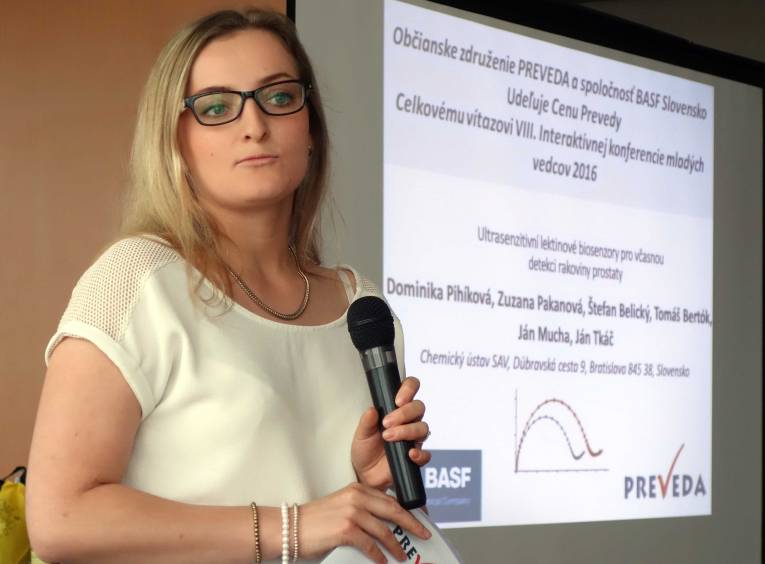 Celková víťazka, doktorandka  Ing. Dominika Pihíková, (Chemický ústav, SAV), ocenená cenou Preveda. Cenu do súťaže poskytla spoločnosť BASF Slovensko.