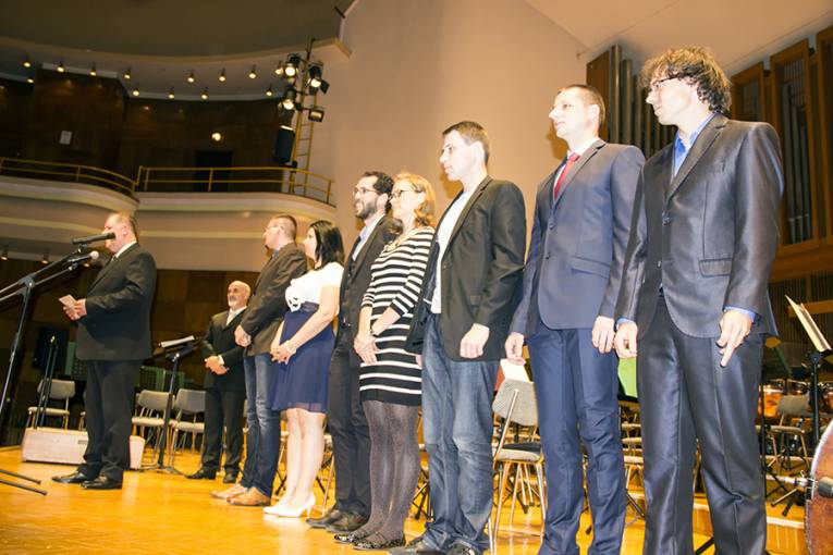 V úvode koncertu Mladí mladým – umelci vedcom v košickom Dome umenia si prevzali Ceny predsedníctva SAV víťazi súťaže mladých vedeckých pracovníkov.