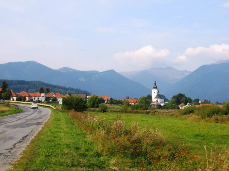 Celkový pohľad na miesto konania seminára obec Bobrovec pod Západnými Tatrami.