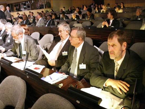 Slávnostné otvorenie Medzinárodného roka v Paríži a časť slovenskej delegácie  - Igor Broska, Igor Túnyi, prof. Štefan Luby a Jaroslav Lexa (sprava doľava).