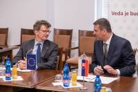 Francúzsky veľvyslanec a predseda SAV rokovali o zintenzívnení spolupráce