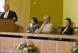 Fyzikálny ústav SAV v piatok oslávil päťdesiatku