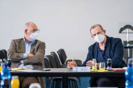 Vedci SAV a zamestnávatelia navrhli odporúčané protiepidemické stratégie pre podniky