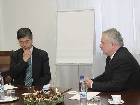 Predseda SAV prof. Jaromír Pastorek prijal mimoriadneho  a splnomocneného veľvyslanca Japonska na Slovensku Akira Tamakatsu.