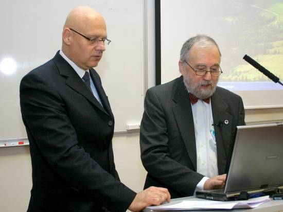 Prof. Vladimír Buzek a prof. Pavel Exner.