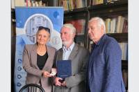 Strieborný odznak Strom života pre výnimočného vedca SAV