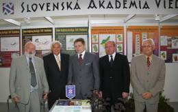 Predseda vlády fandí SAV?
