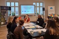 Bezpečné, ale byrokratické: ako cudzinci a cudzinky vnímajú život na Slovensku