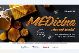 Prof. Ján Dusza pri pre preberaní ocenenia ESET Awards, ktoré mu odovzdal nositeľ Nobelovej ceny Kip Thorne