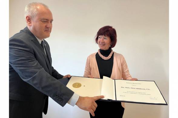 Čestná plaketa SAV Ľudovíta Štúra pre Hanu Hlôškovú