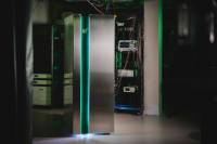 Na Slovensko prichádza prvá kvantová pamäť pre národnú komunikačnú infraštruktúru