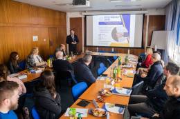 Na prvom Polymérnom dni sa stretli vedci so zástupcami firiem