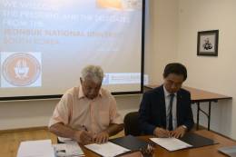 Návšteva z Južnej Kórey v Ústave informatiky SAV, v. v. i.