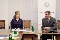 Predseda SAV M. Venhart prijal americkú neurovedkyňu A. Qutub 