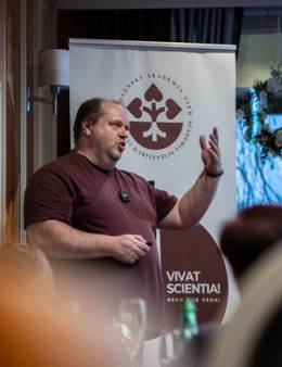 Vivat Scientia! Nech žije veda! v Kežmarku s Petrom Gömörym