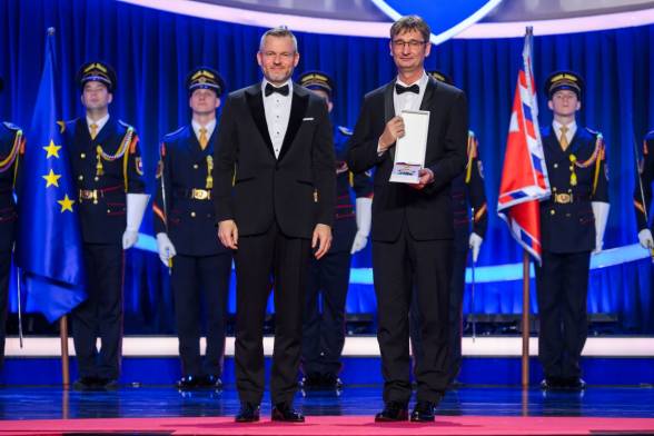 Rad Ľudovíta Štúra II. triedy si prevzal aj Ján Tkáč z Chemického ústav SAV