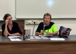 Enlarge photo - Elena Marushiakova (ÚESA SAV, v. v. i.) a Kirsti Doepner (Head of Publishing, Brill) v rámci plenárnej sekcie prezentácie kníh a časopisov priblížili doteraz vydané publikácie v knižnej sérii Roma History and Culture (4. 9. 2026; T. Zachar Podolinská).