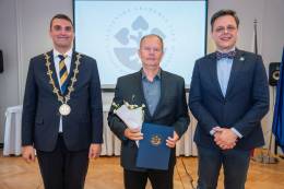 Zväčšiť fotografiu - Ocenenie špičkových publikácií SAV za rok 2025