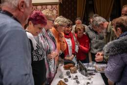 Novembrovým hosťom prednáškového cyklu Vivat Scientia! Nech žije veda! v Radnici Mestského múzea v Lučenci bol geológ a geochemik RNDr. Pavol Siman, PhD. z Ústavu vied o Zemi SAV, v. v. i. 