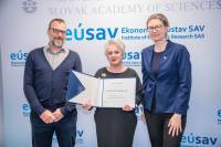 Čestnú plaketu SAV Ľudovíta Štúra si prevzala Iveta Pauhofová