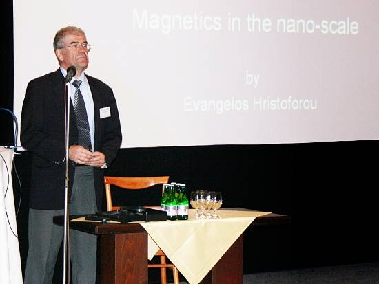 Prof. Evangelos Hristoforou z Grécka pri prednáške...