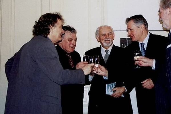 Zľava: predseda MS Jozef Markuš, autor Ján Jankovič, riaditeľ ÚSvL SAV Ján Koška a veľvyslanec Srbska a Čiernej Hory Miroslav Kopečni