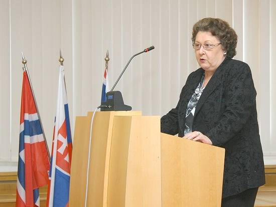 Zástupkyňa riaditeľa Historického ústavu SAV Edita Ivaničková  garantovala seminár za jedného z hlavných organizátorov.