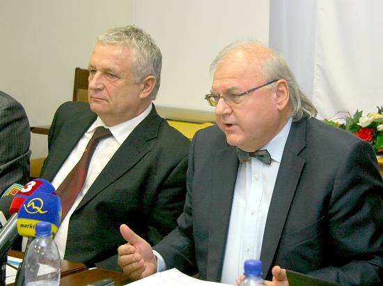Prof. Jaromír Pastorek a prof. Ferdinand Devínsky.