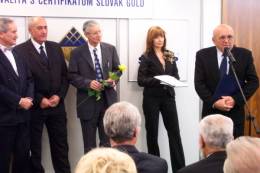 Ústavu merania SAV odovzdali Certifikát a Zlatú medailu Slovak Gold