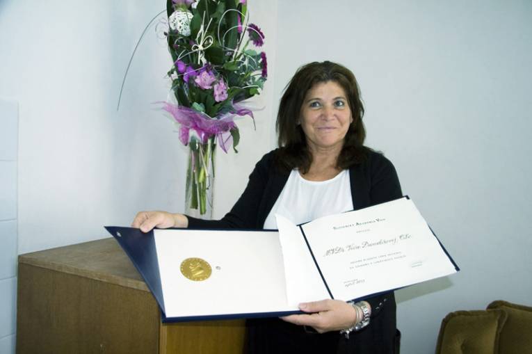 Ocenená dr. Viera Danelisová z Neurobiologického ústavu SAV v Košiciach.
