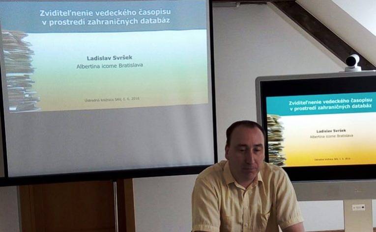 Na seminárii o licencovaní vedeckých publikácií prednášal Ladislav Svršek.