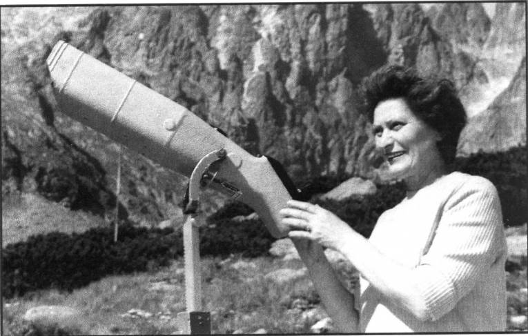 Ľudmila Pajdušáková pri hľadaní komét.
