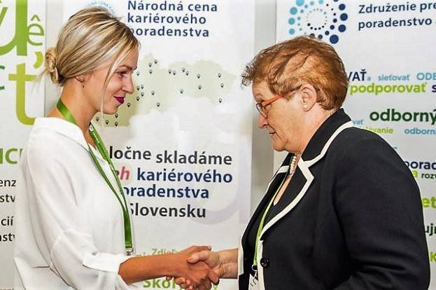 Ocenenie doktorandky Zuzany Kožárovej.