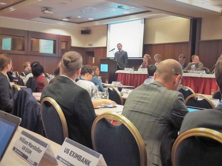 Konferencia v Bratislave, vystúpenie prof. Juraja Sipka.