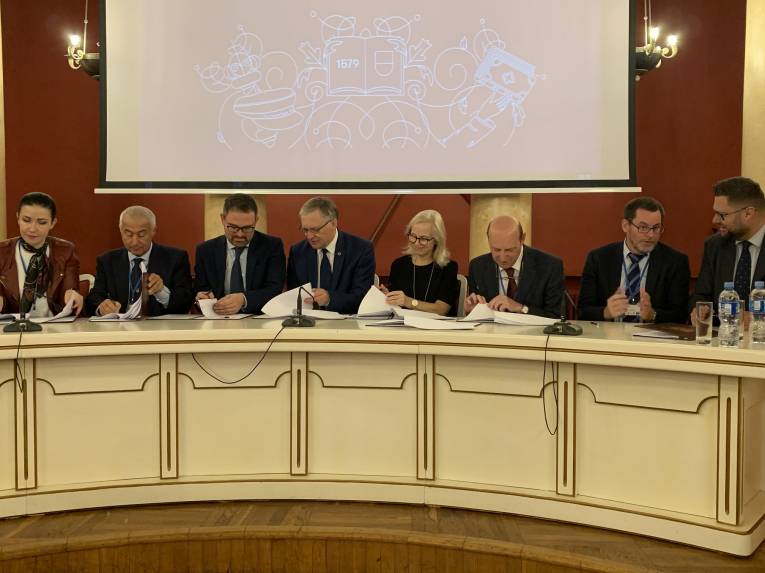 Podpis Memoranda o porozumení vo Vilniuse.
