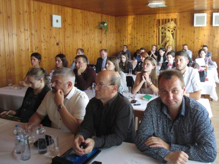 Časť účastníkov vedeckého sympózia o situácia v ekologicky zaťažených regiónoch Slovenska a strednej Európy