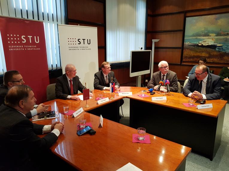 In Slovakia, the conditions of education at universities need to be improved, rectors say at a round table.