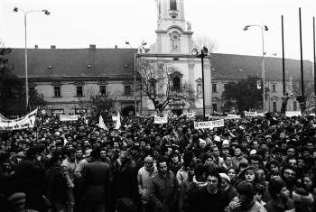 Námestie SNP v Bratislave počas Novembra ´89