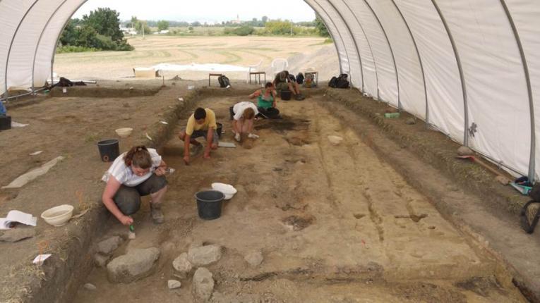 Research works in the central part of the settlement from the Early Bronze Age