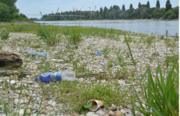 Plastový odpad v Dunaji tvoria najmä obaly a PET fľaše