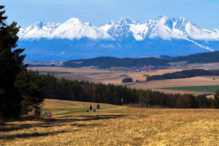 Pohľad na Vysoké Tatry zo Slovenského raja
