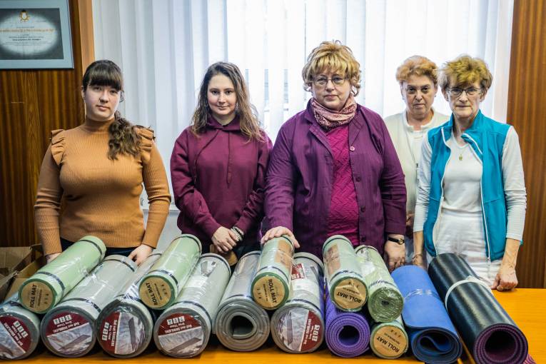 Zbierka materiálnej pomoci pre utečencov z Ukrajiny na Ústave polymérov SAV, v. v. i.