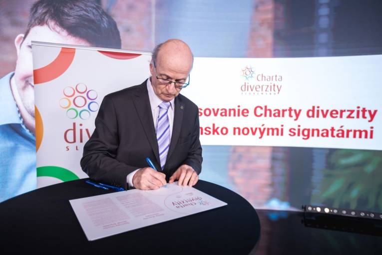 Juraj Koppel pri podpise Charty diverzity Slovensko