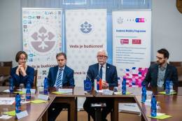 Excelentní vedci zo zahraničia prichádzajú robiť výskum na Slovensko