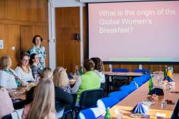 Global Women’s Breakfast: Vedkyne z Ústavu polymérov SAV, v. v. i., diskutovali o udržateľnosti a rôznorodosti